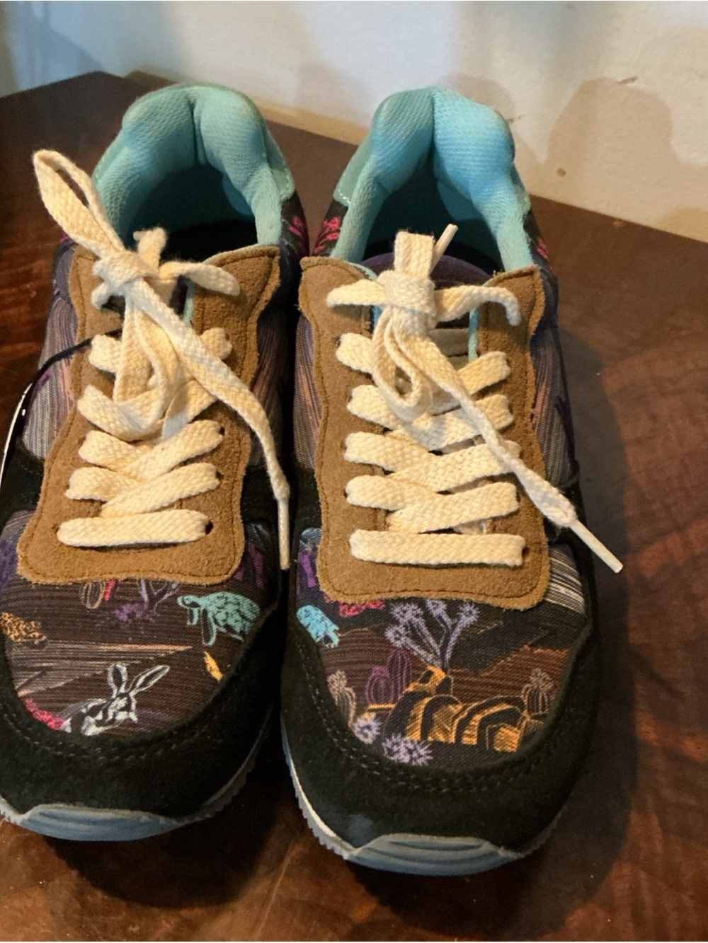 NEW INKKAS TENNIS SHOE - Picture 2 of 8